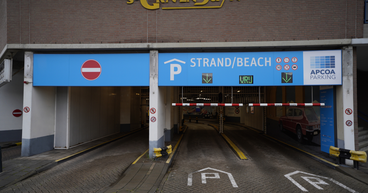 APCOA Parking Strand